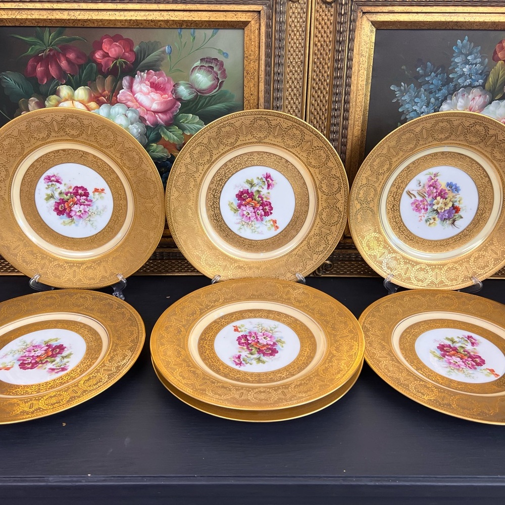 Hutschenreuther Selb L.H.S Bavaria Gold Encrusted 7 Dinner Plates - Picture 2 of 12
